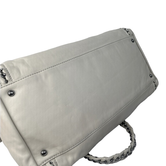 CHANEL CALF LEATHER MEDIUM LUXE LIGNE BEIGE BOWLER shoulder bag - Picture 7 of 16